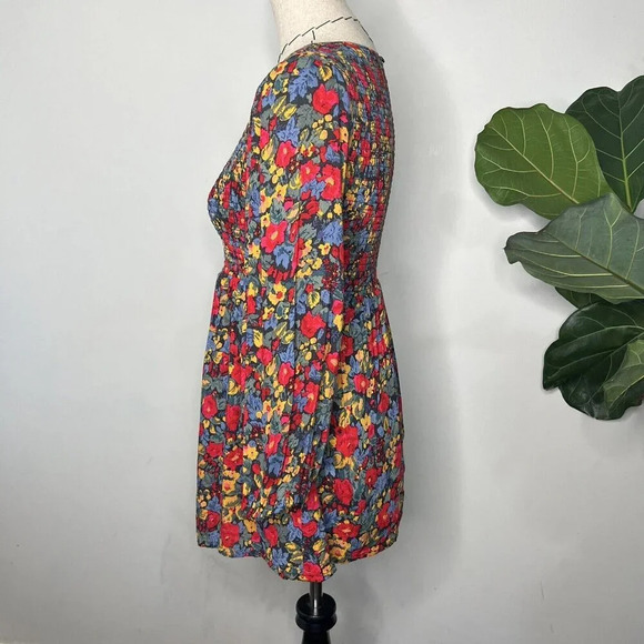 isabel maternity by ingrid isabel Floral Smocked Chest Blouse Sz XS 3/4 Sleeve - Picture 3 of 9